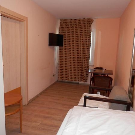 Relax Hotel-Ludwigshafen Zewnętrze zdjęcie