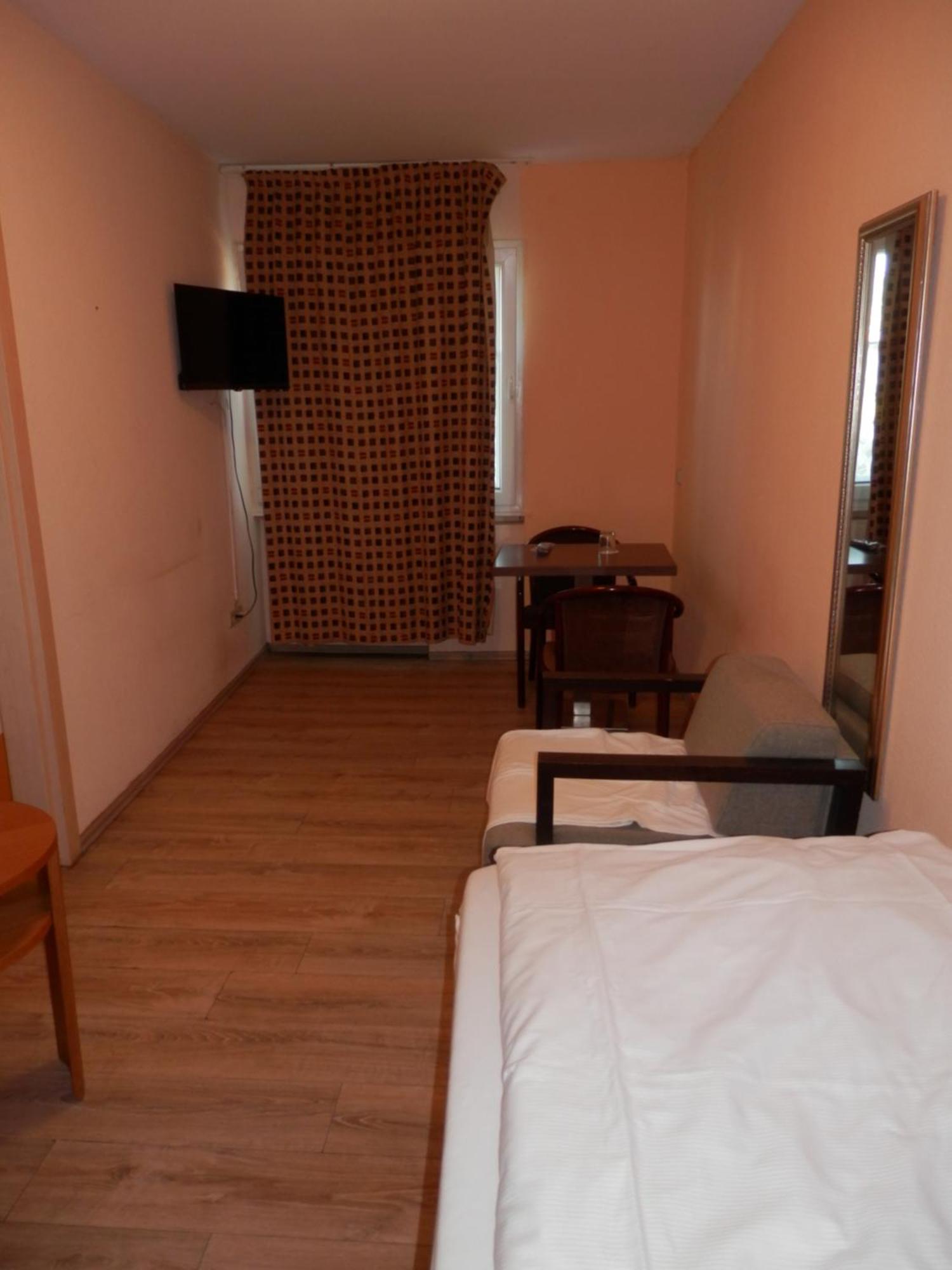 Relax Hotel-Ludwigshafen Zewnętrze zdjęcie